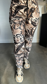 Suèdine joggjeans flowers zwart/zand