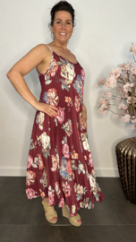 Plisse jurk GEBLOEMD met spaghettibandjes bordeaux
