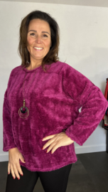 Fluffy trui met ketting magenta SALE