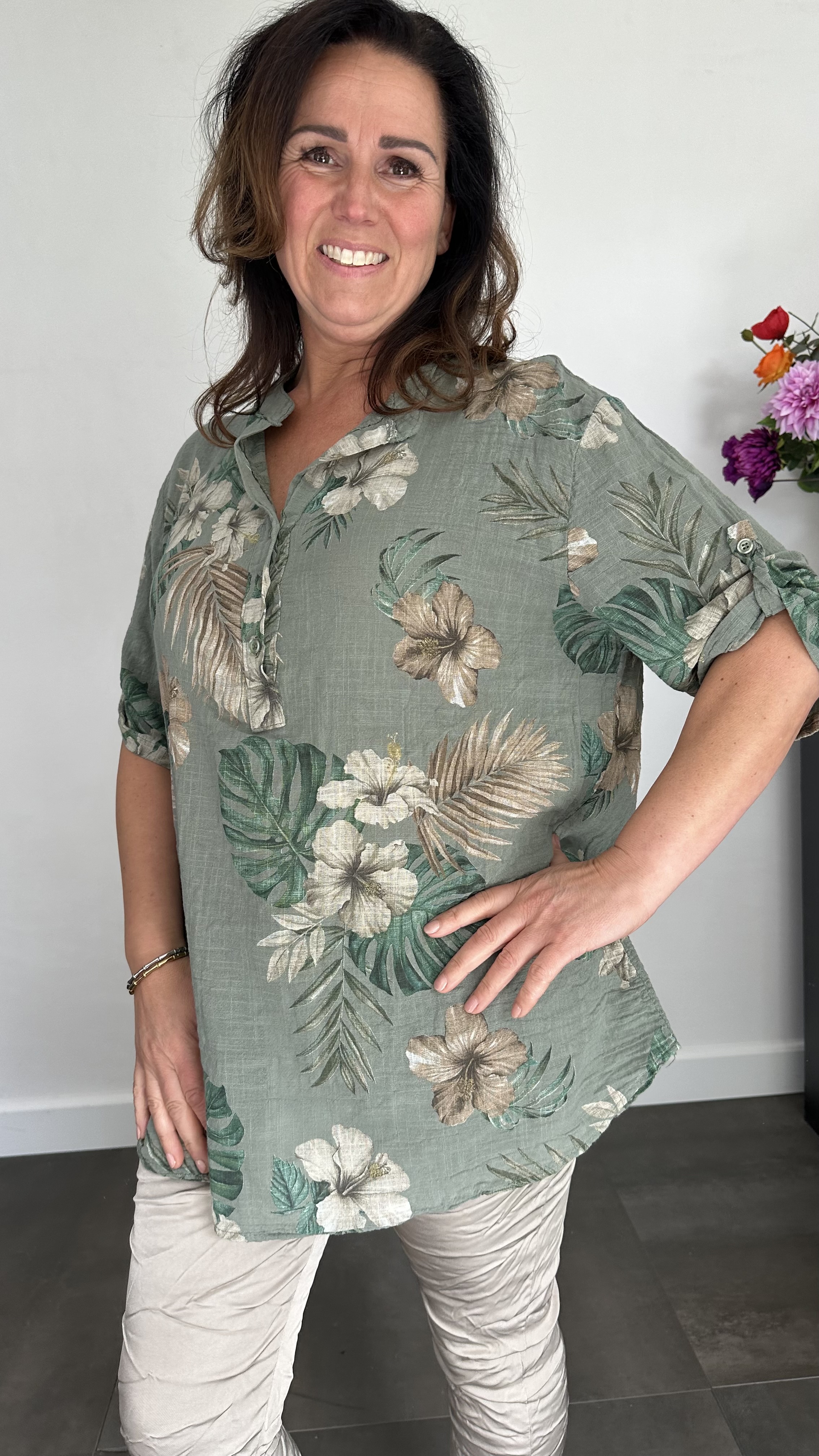 Linnenlook blouse hibiscus army