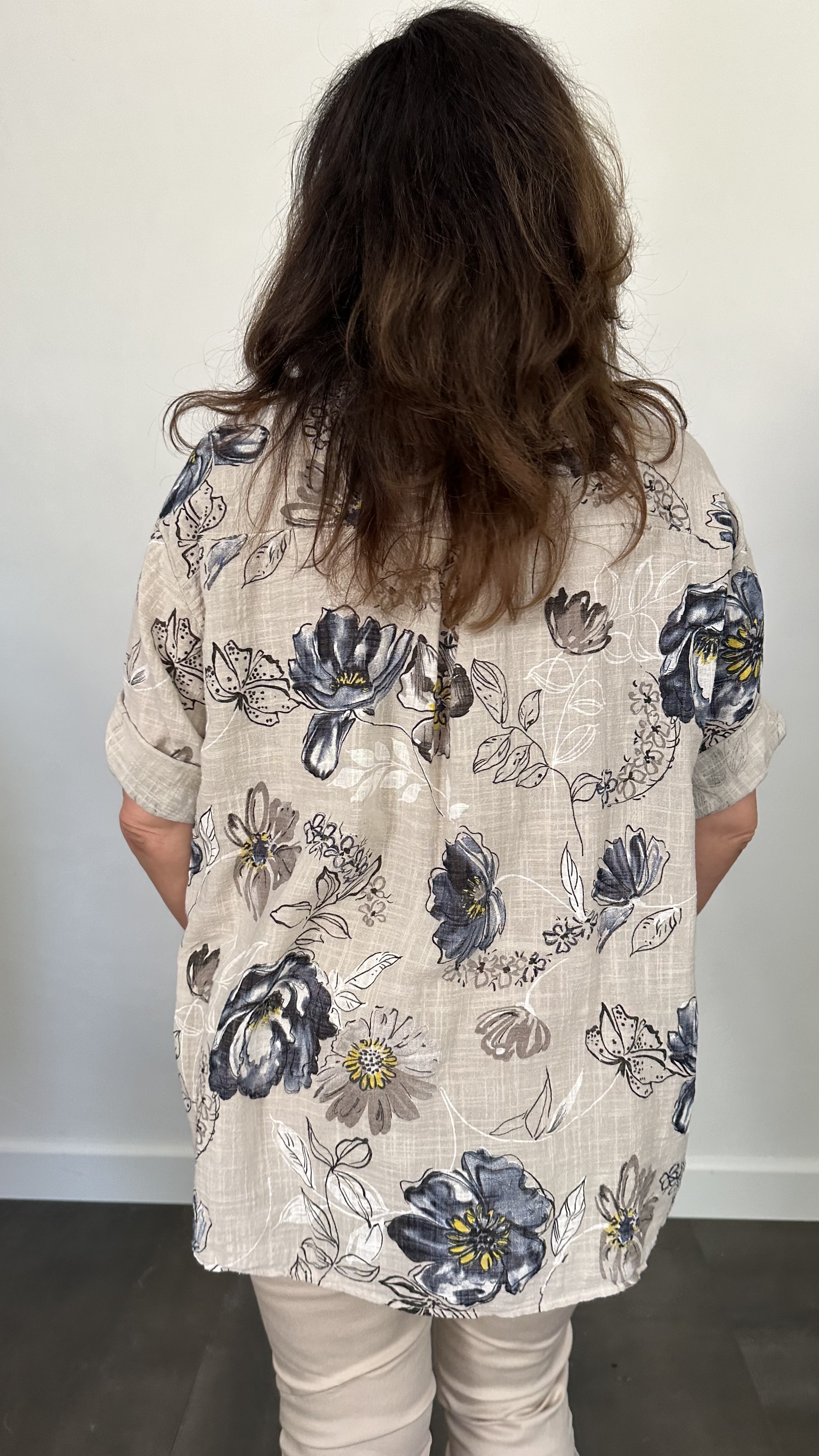 Linnenlook blouse gebloemd zand