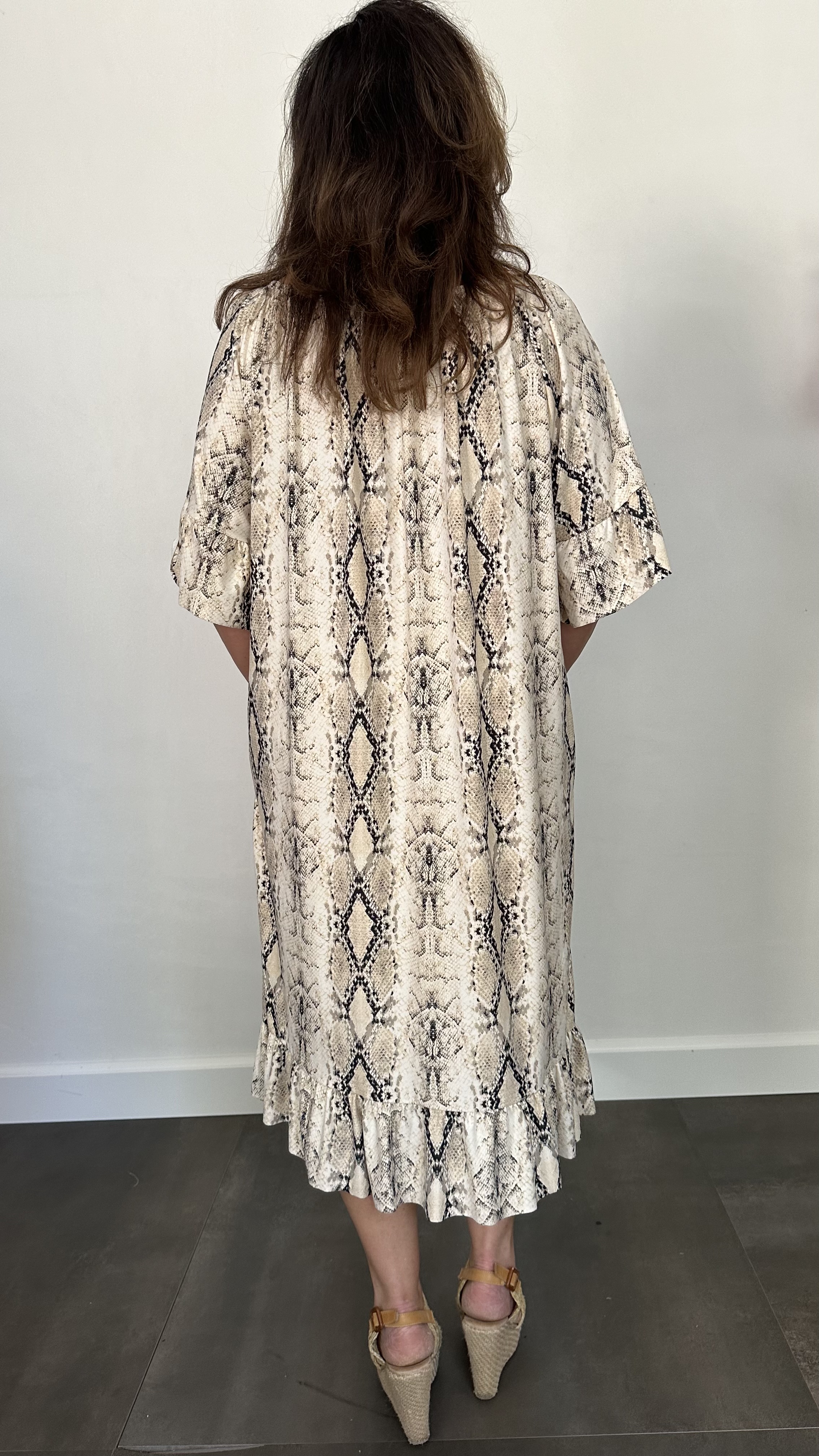 Jurk Aletta soft snake zand +SIZE