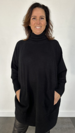 Oversized Poncho/ trui met ribbel col zwart
