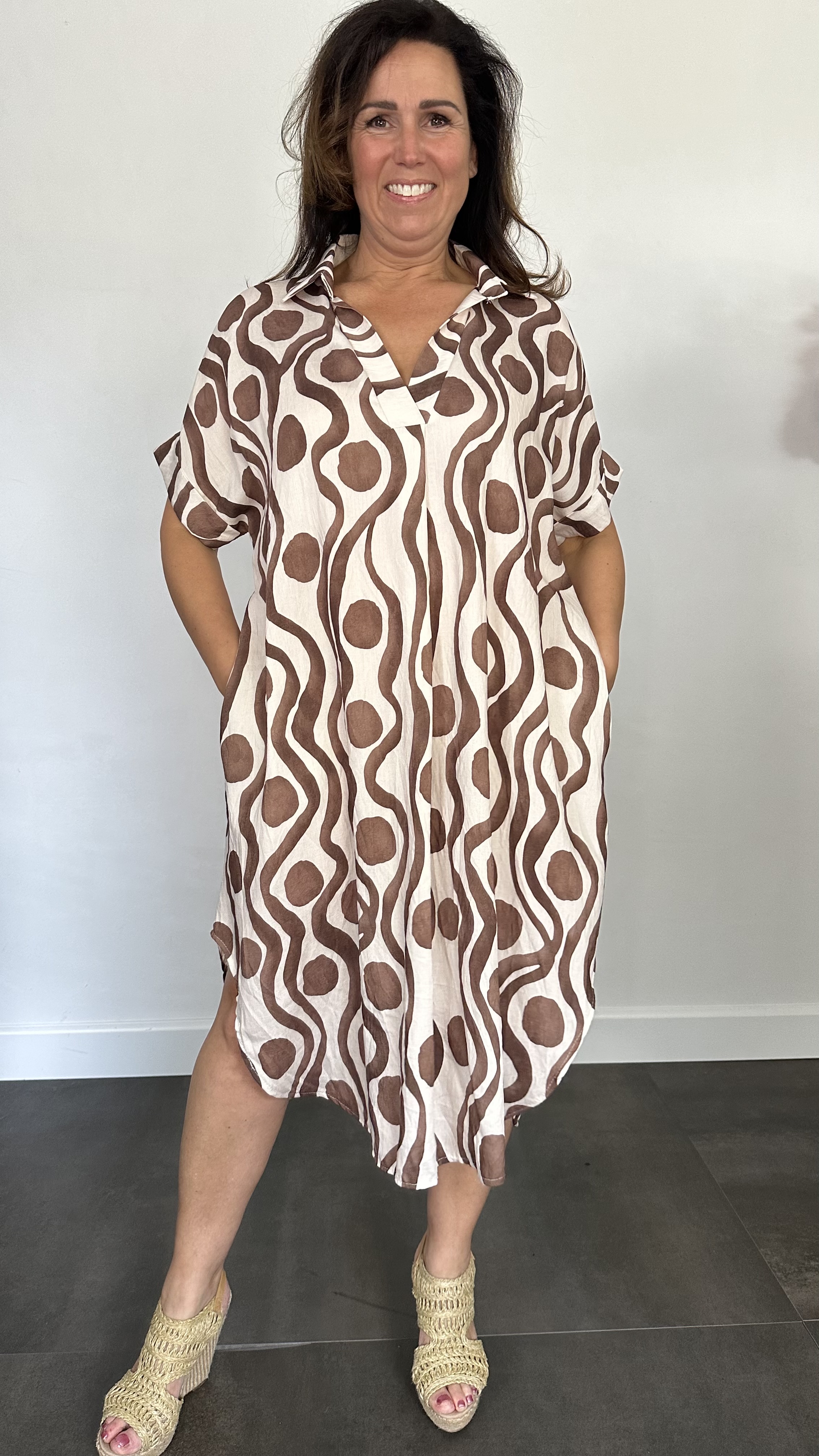 Jurk Leya waves &spots +Size Taupe