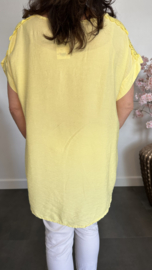 Shirt Nora kant +ketting Geel