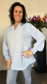 Crepe blouse Leonie met ruche IJsblauw