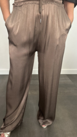 Satijnen broek Elody donker  taupe