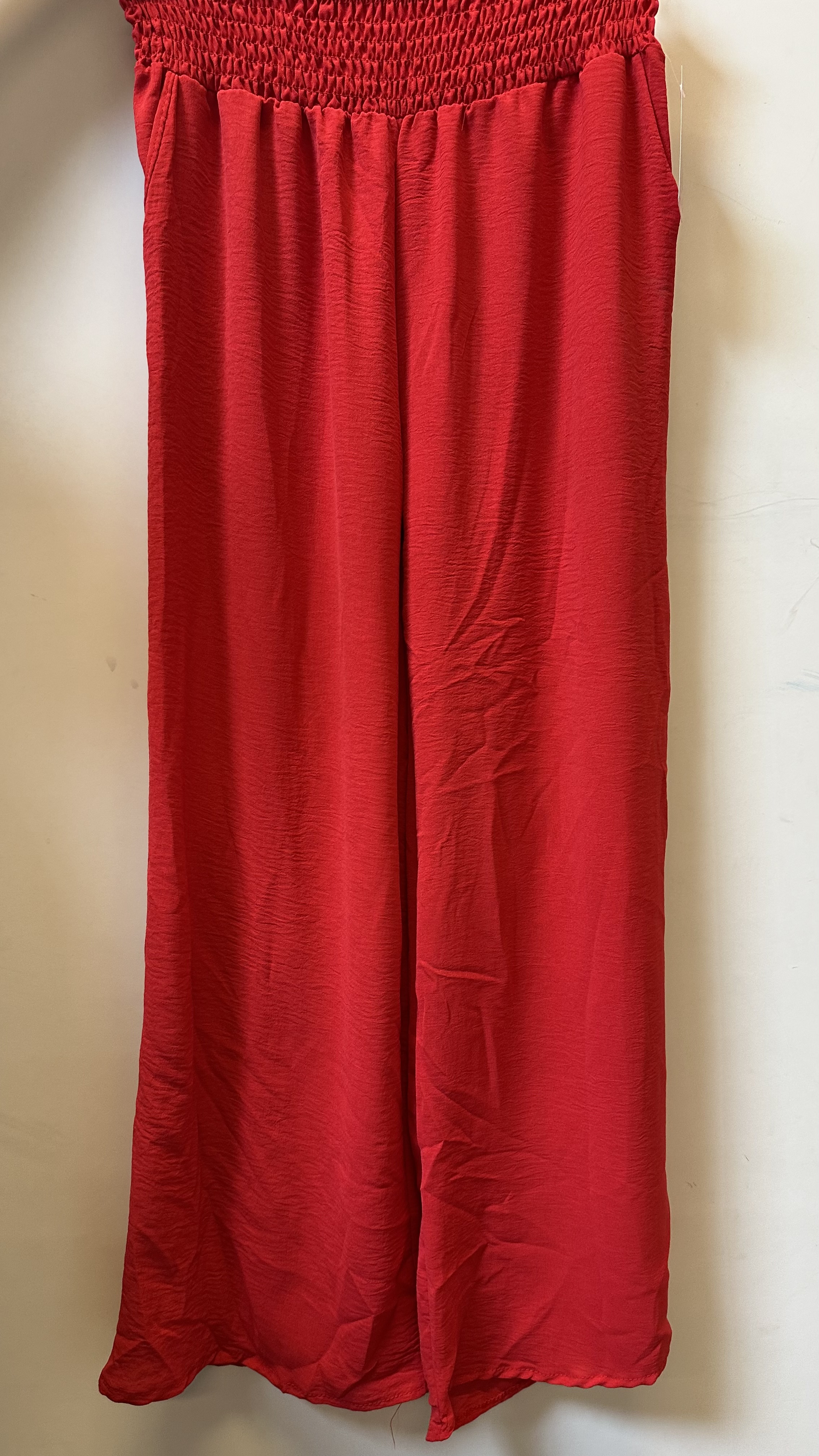 Crepe broek met gesmokte tailleband rood