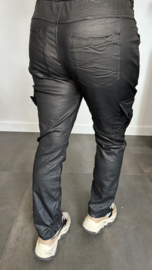 Cargo joggjeans leatherlook coating zwart