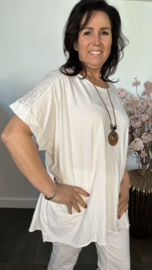 Shirt Jessica met ketting Wit