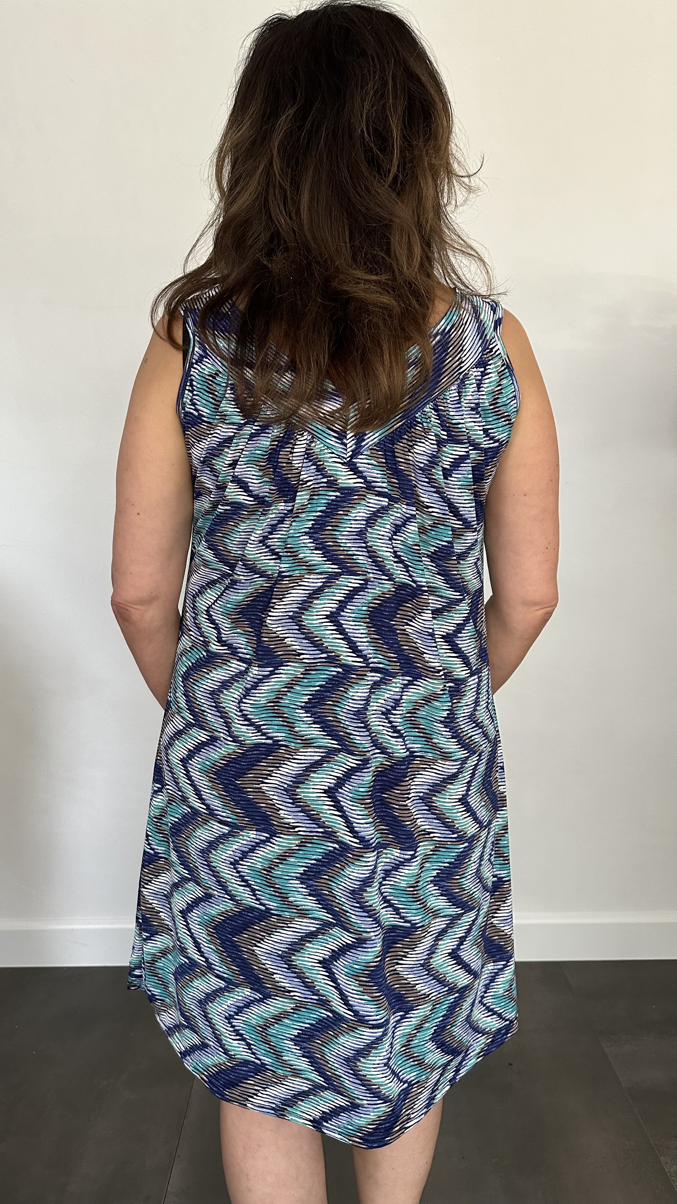 Jurkje met V-hals zig zag mint/ marine