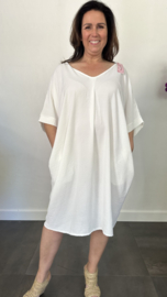 Jurk Camila met v-hals +SIZE ecru