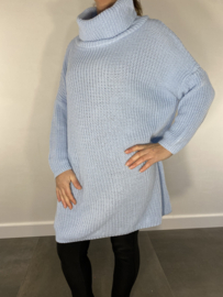 Lange grof gebreide trui met wijde col ijs blauw SALE