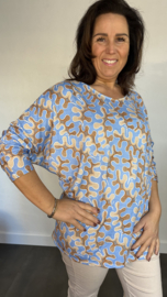 Shirt Debby fantasy met vleermuismouw ijsblauw SALE