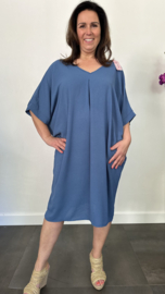 Jurk Camila met v-hals +SIZE jeans blauw