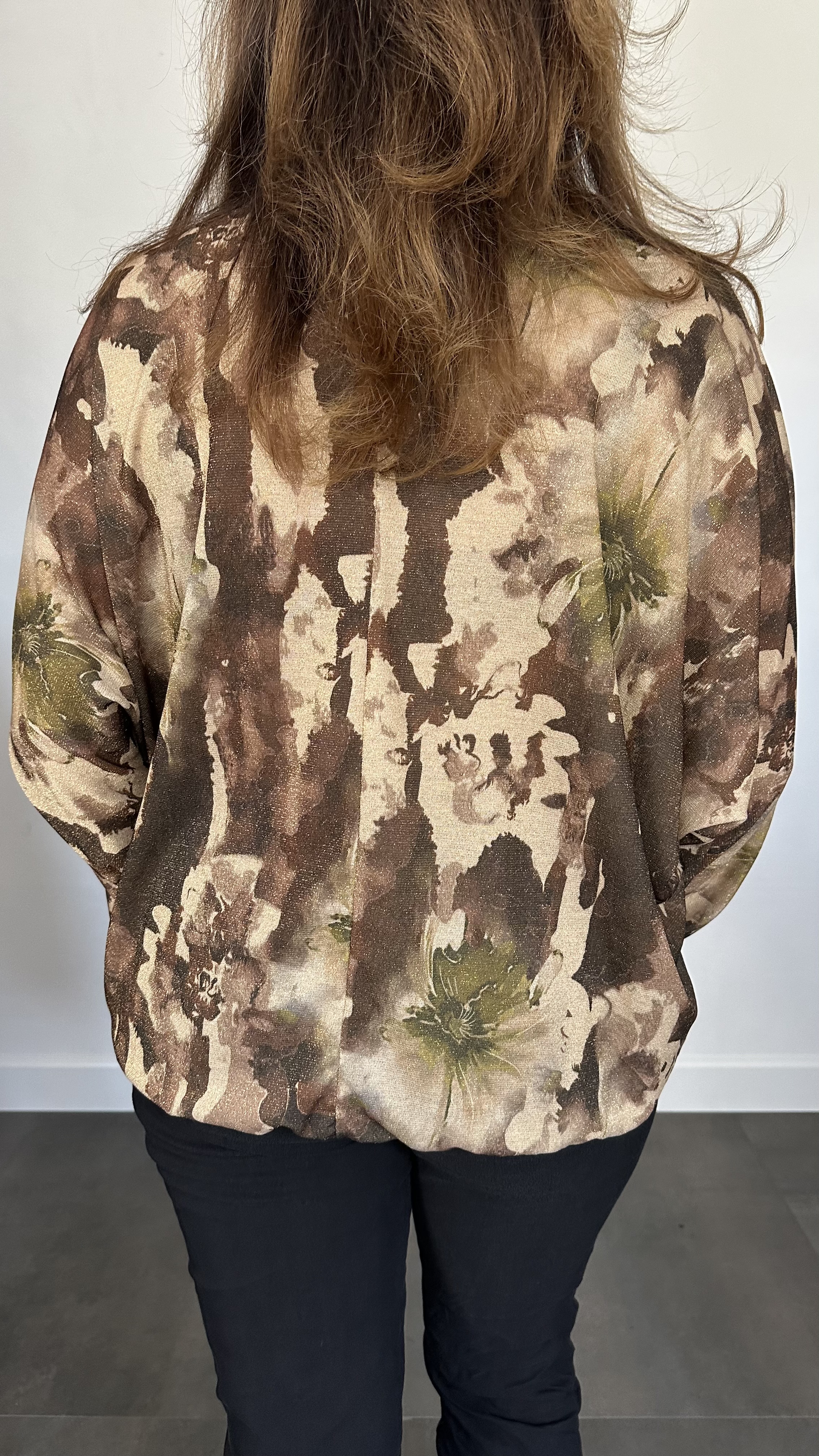 Top met elastiek marble flower bruin/army