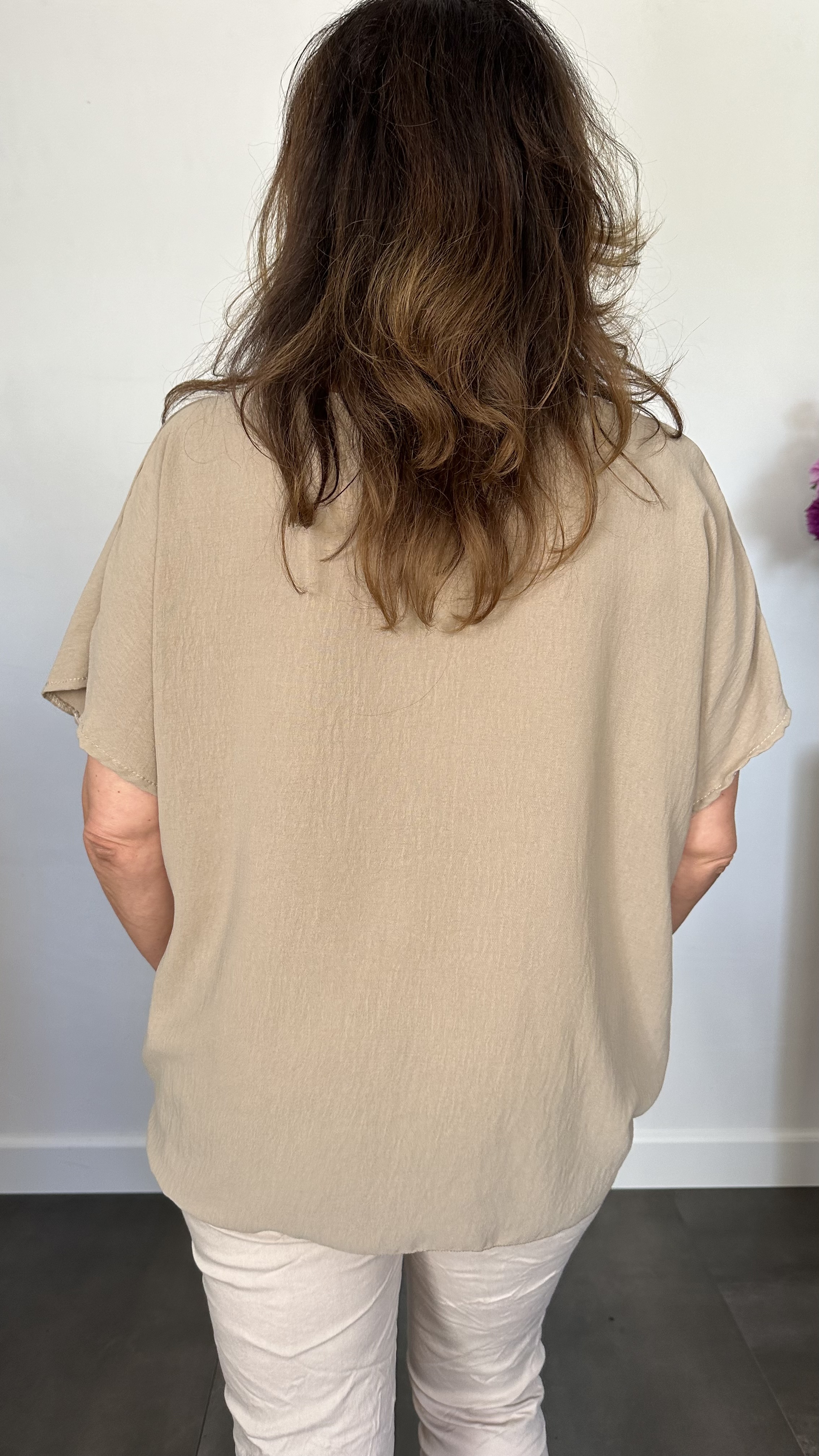 Crepe shirt met knoop zand