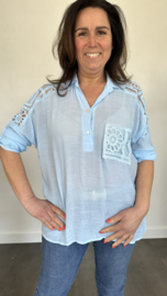 Blouse met kant Steffie ijsblauw