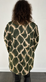 Velvet shirt met v-hals en pofmouw giraffe +SIZE army