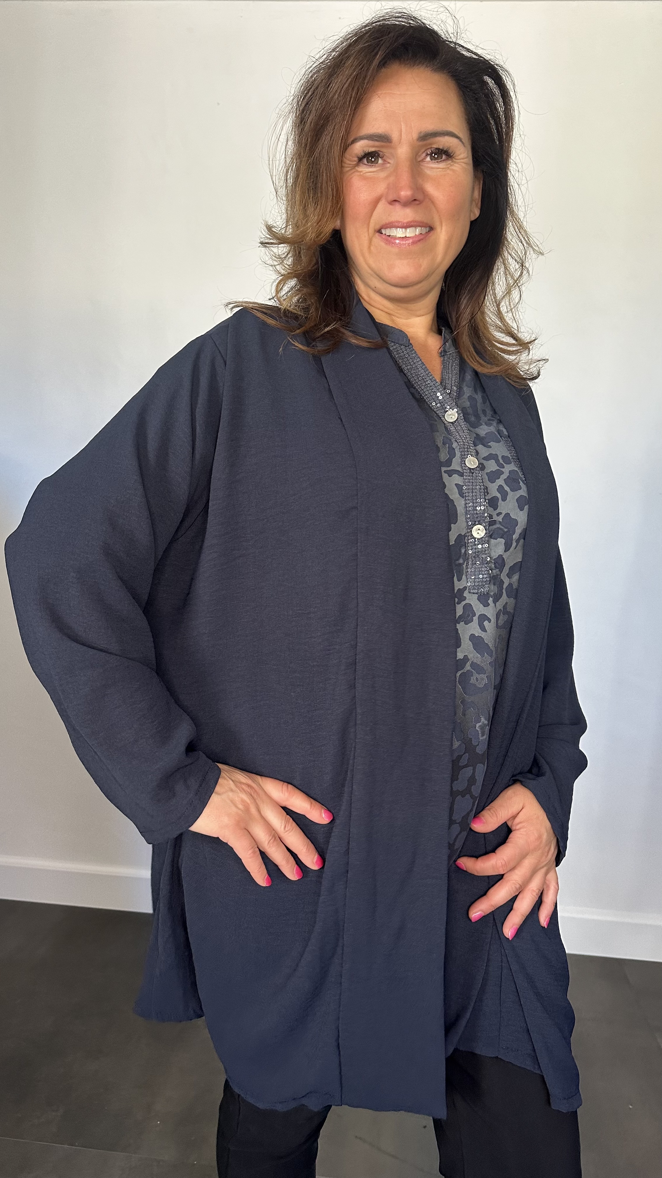 Crepe vest met sjaalkraag marine