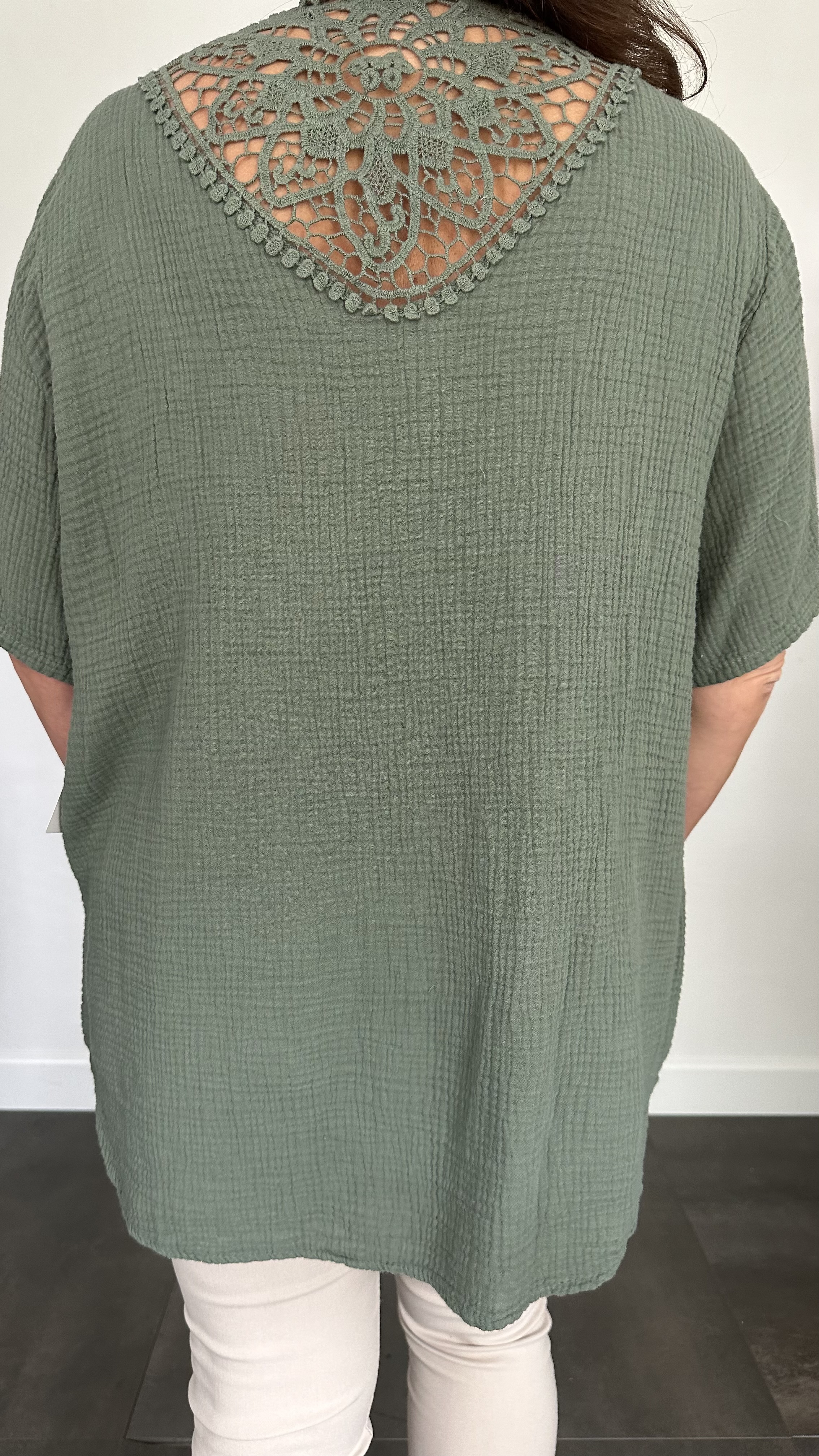 Shirt Vera met kant +SIZE army