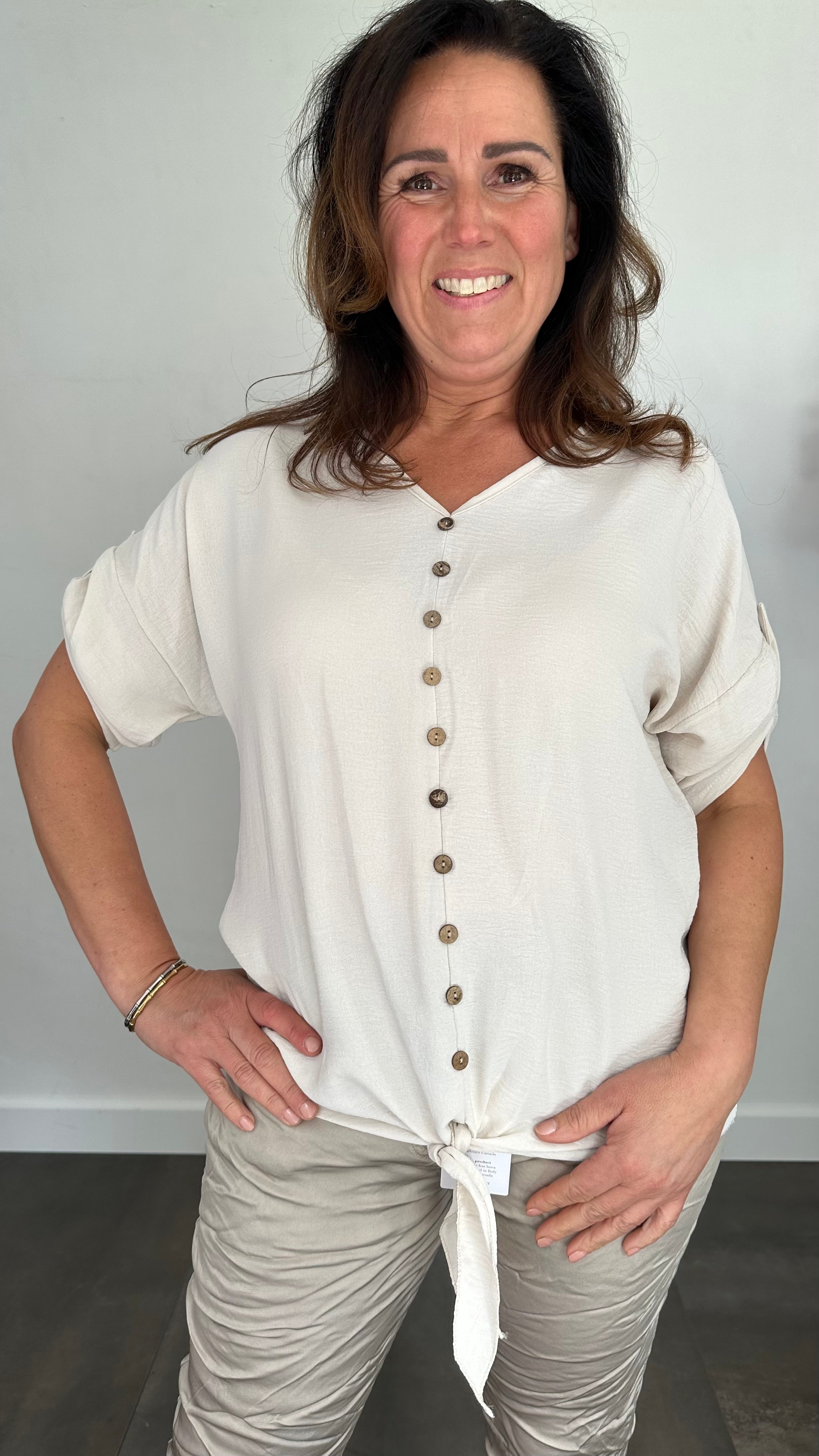 Blouse tessy met knoop beige