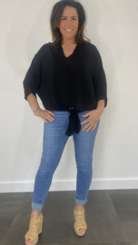 Blouse debby met knoop en kraagje zwart