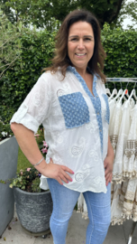 Broderie blouse met denim kraag SALE