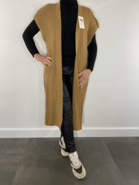 Lang grof gebreid mouwloos vest camel