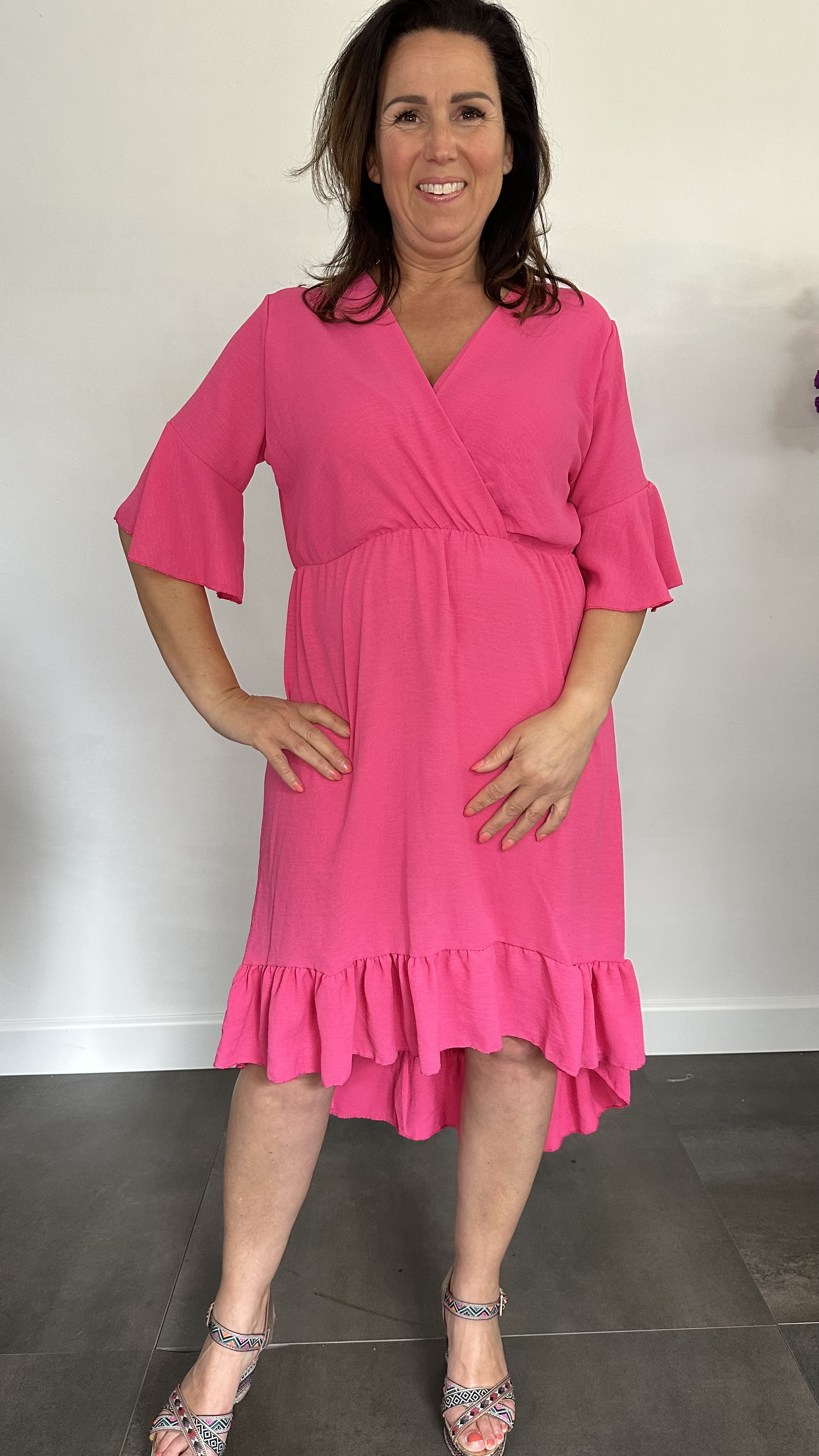 Jurk Aliya met ruche fuchsia