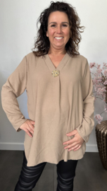 Blouse Mila met broche Camel