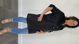 Lange blouse satijn look zwart
