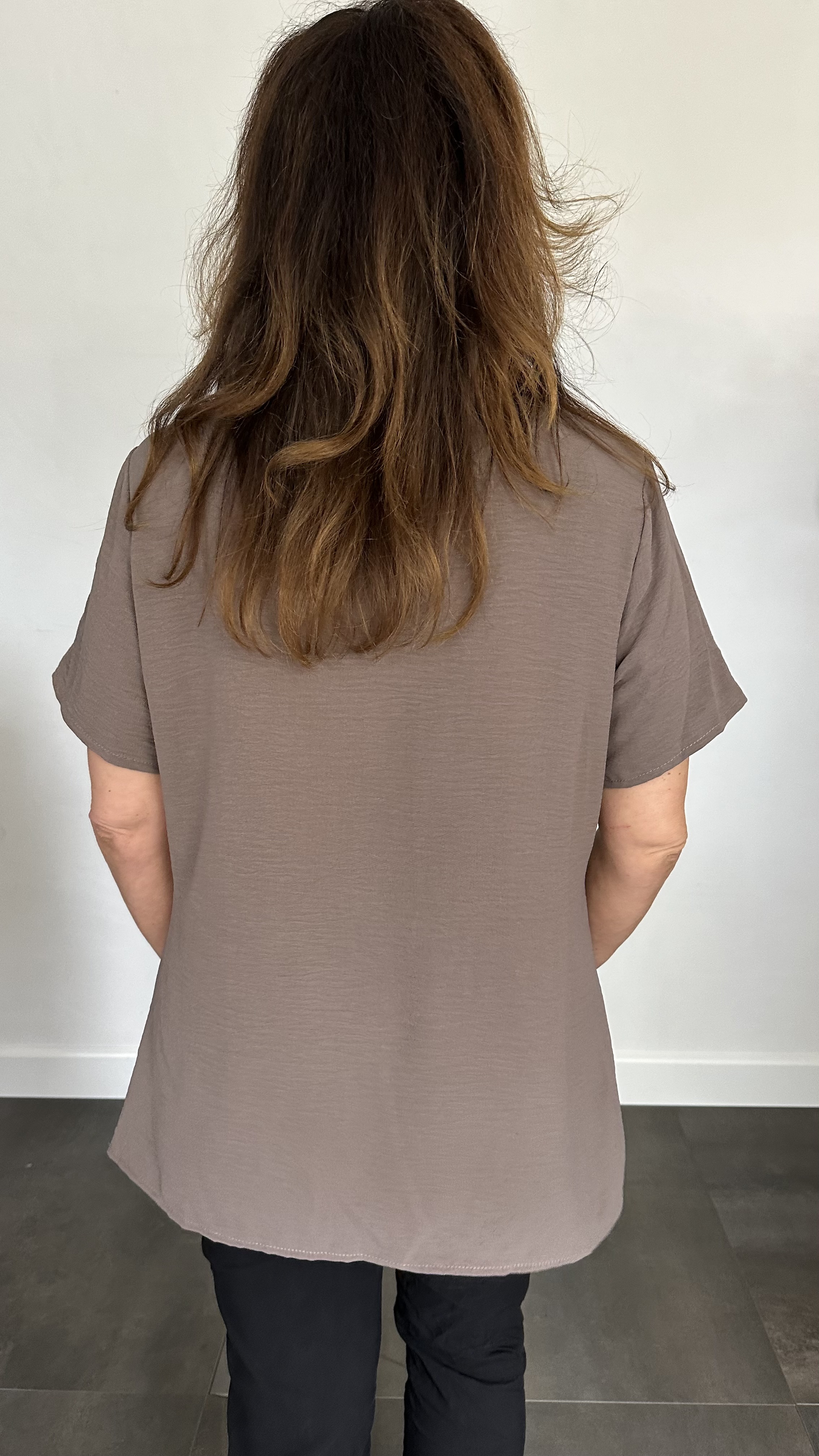 Crepe shirt met gesp taupe