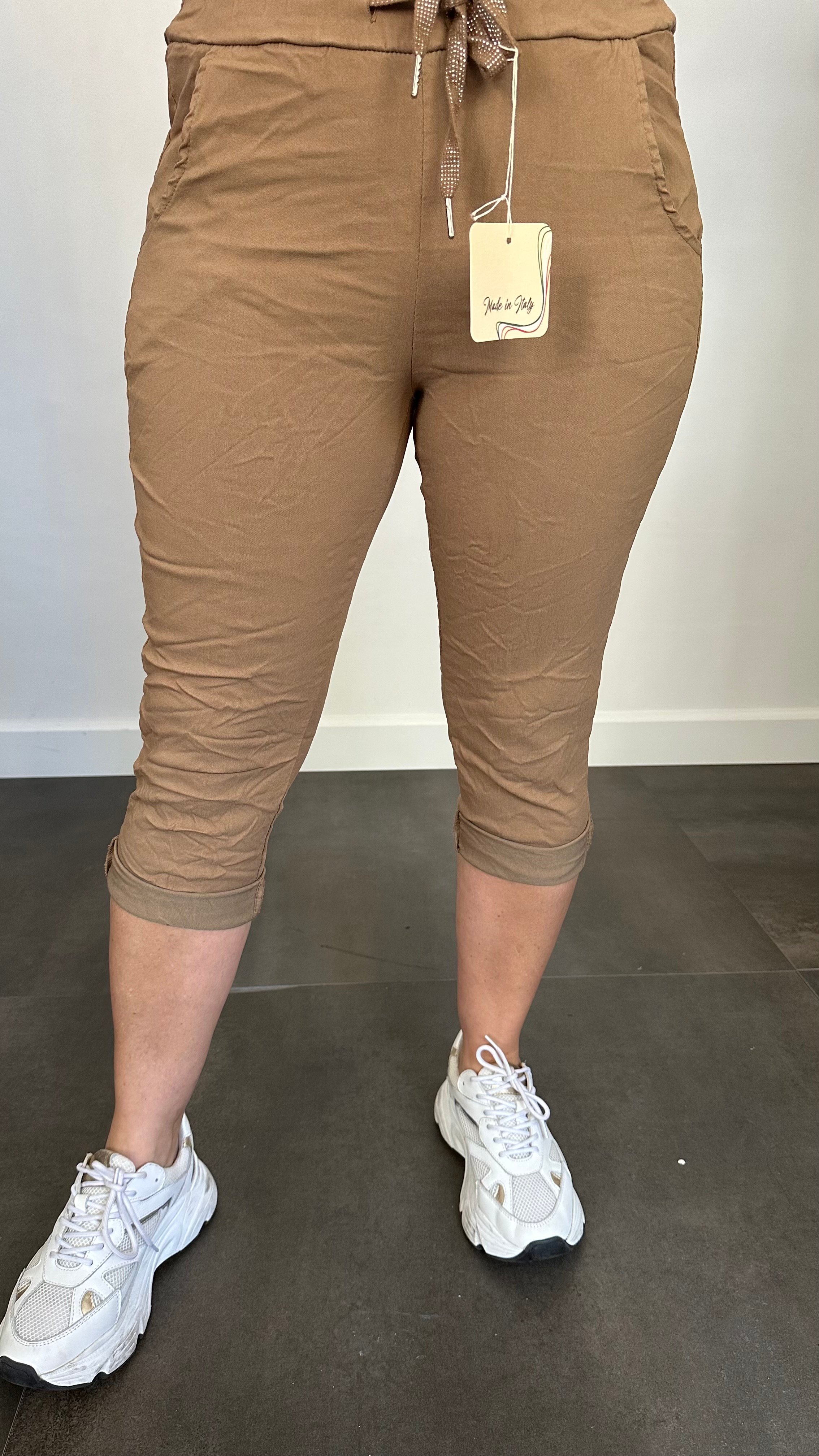 Comfy CAPRI joggjeans camel +SIZE