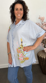 Blouse met geborduurde bloemen +SIZE IJsblauw
