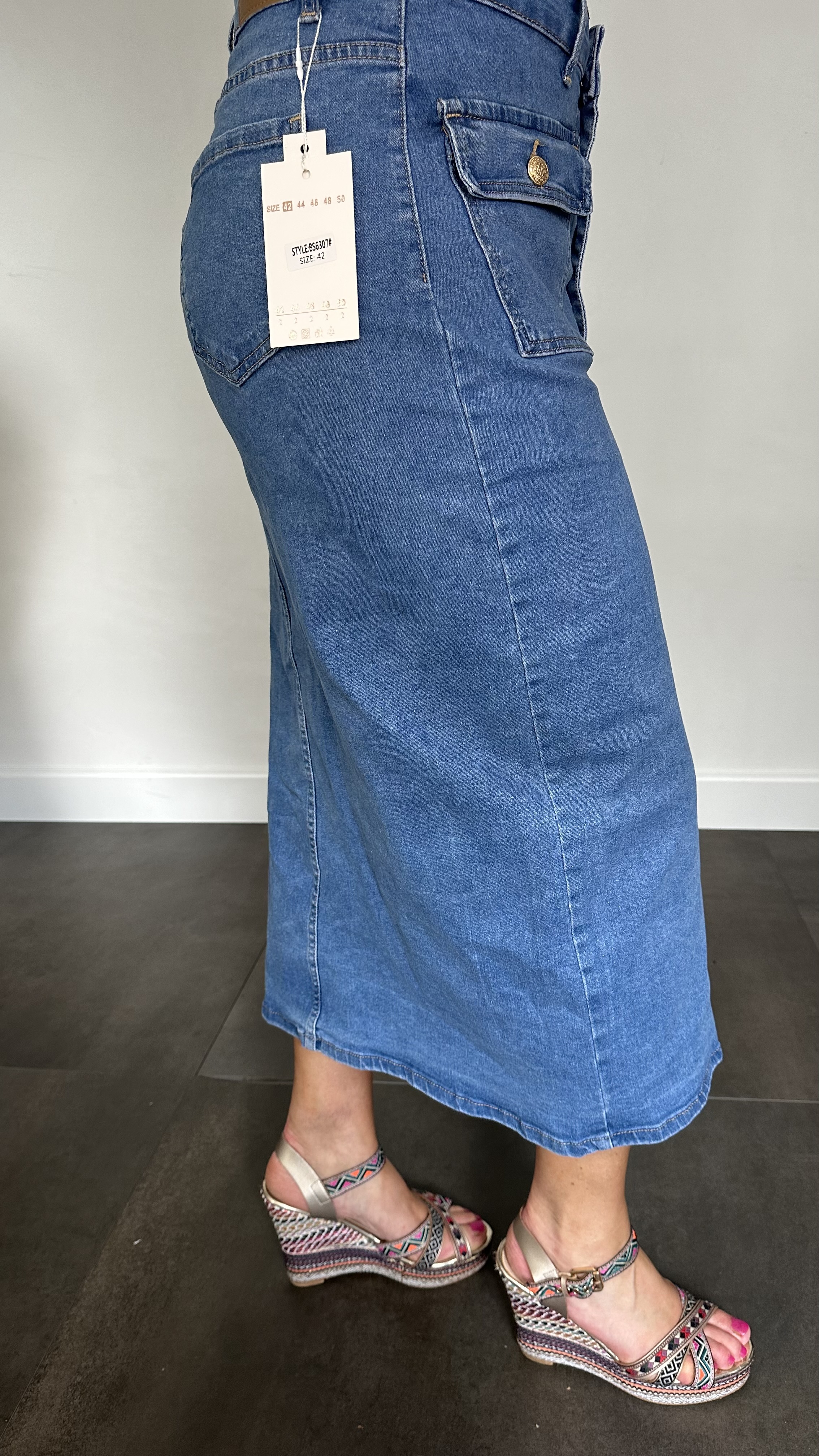 Half lange spijker rok met knoopsluiting