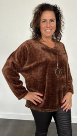Fluffy trui met ketting bruin SALE