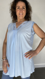Lange mouwloze top met kant travel licht blauw