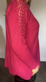 Trui Roos met pareltjes fuchsia