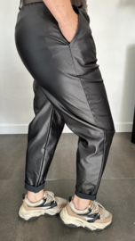 Lederlook broek met riem Zwart