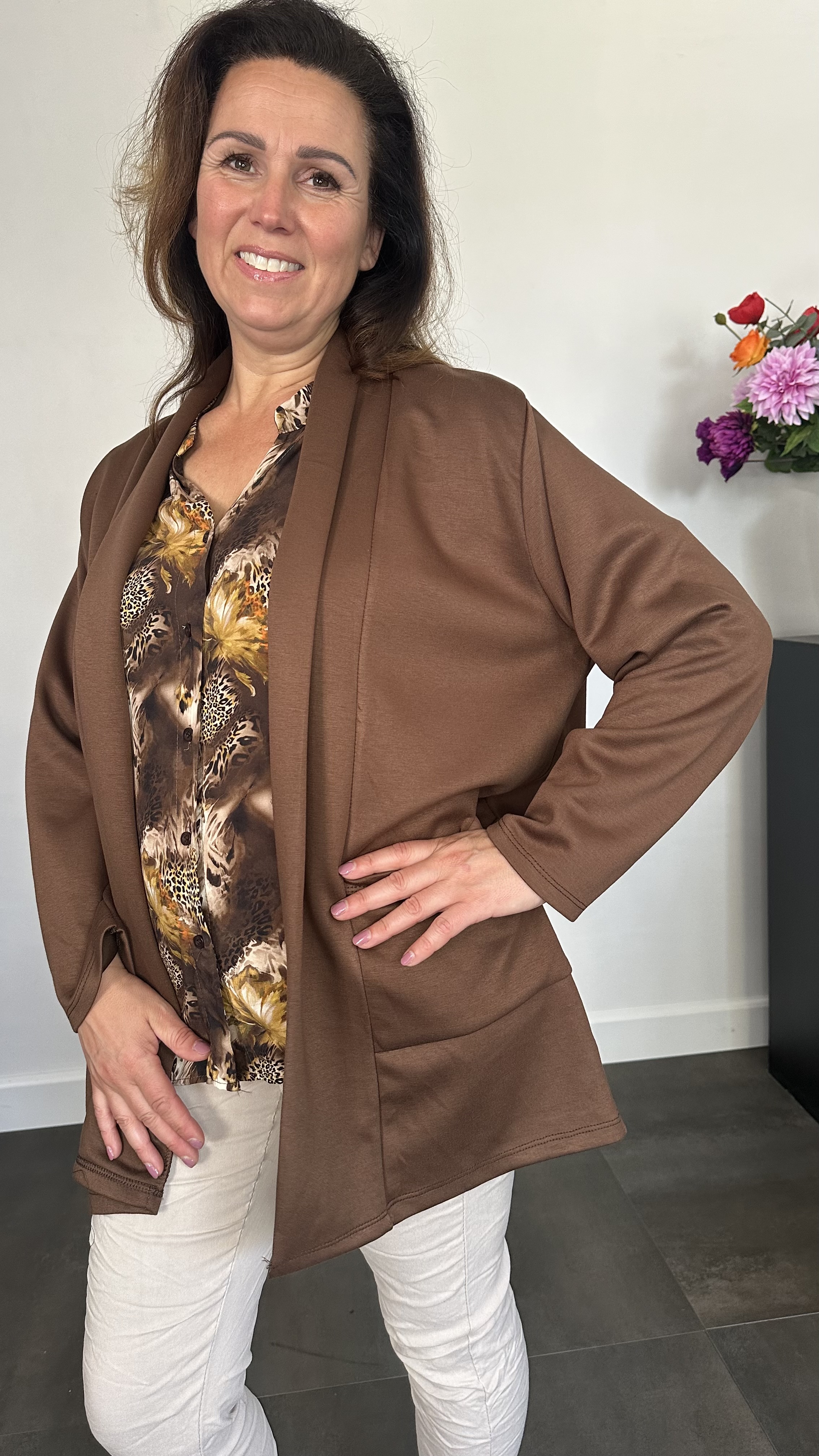 Vest Lisa met sjaalkraag +SIZE bruin