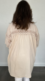 Blouse Julia met kant +SIZE beige