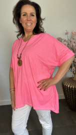 T-Shirt Dewi met GRATIS ketting pink neon