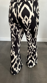 Flared TRAVEL broek lola +SIZE zwart