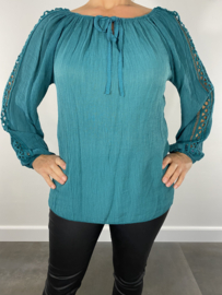 Blouse met open gewerkte mouw petrol groen SALE