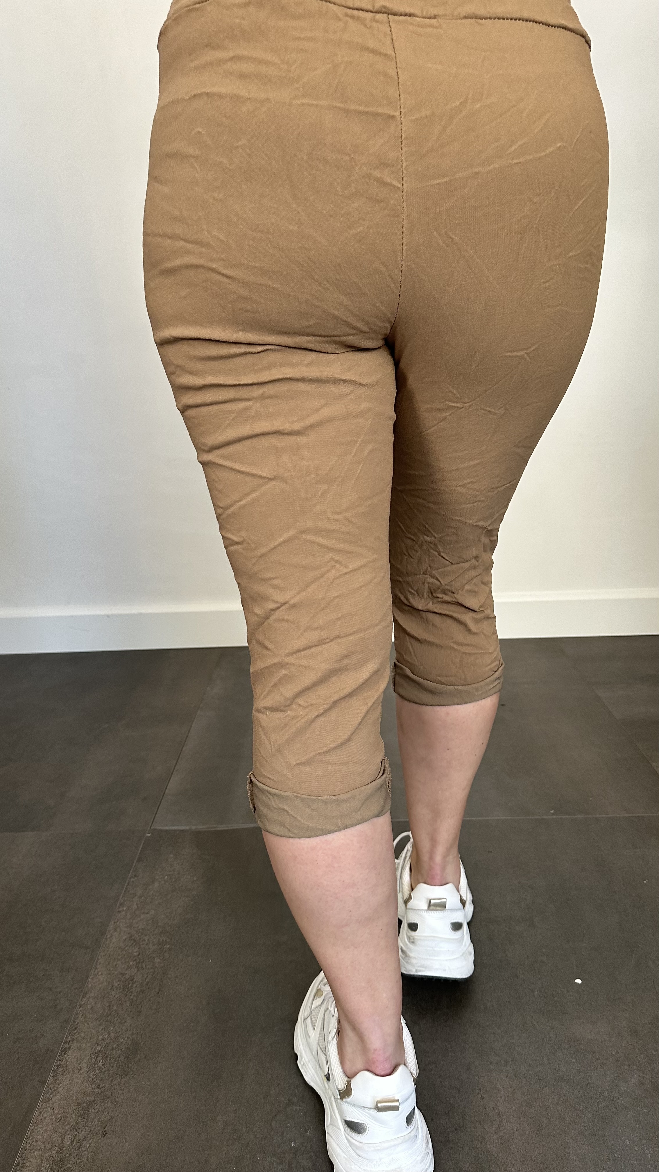 Comfy CAPRI joggjeans camel +SIZE