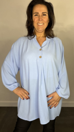 Tuniek met knoopjes crepe +SIZE ijsblauw