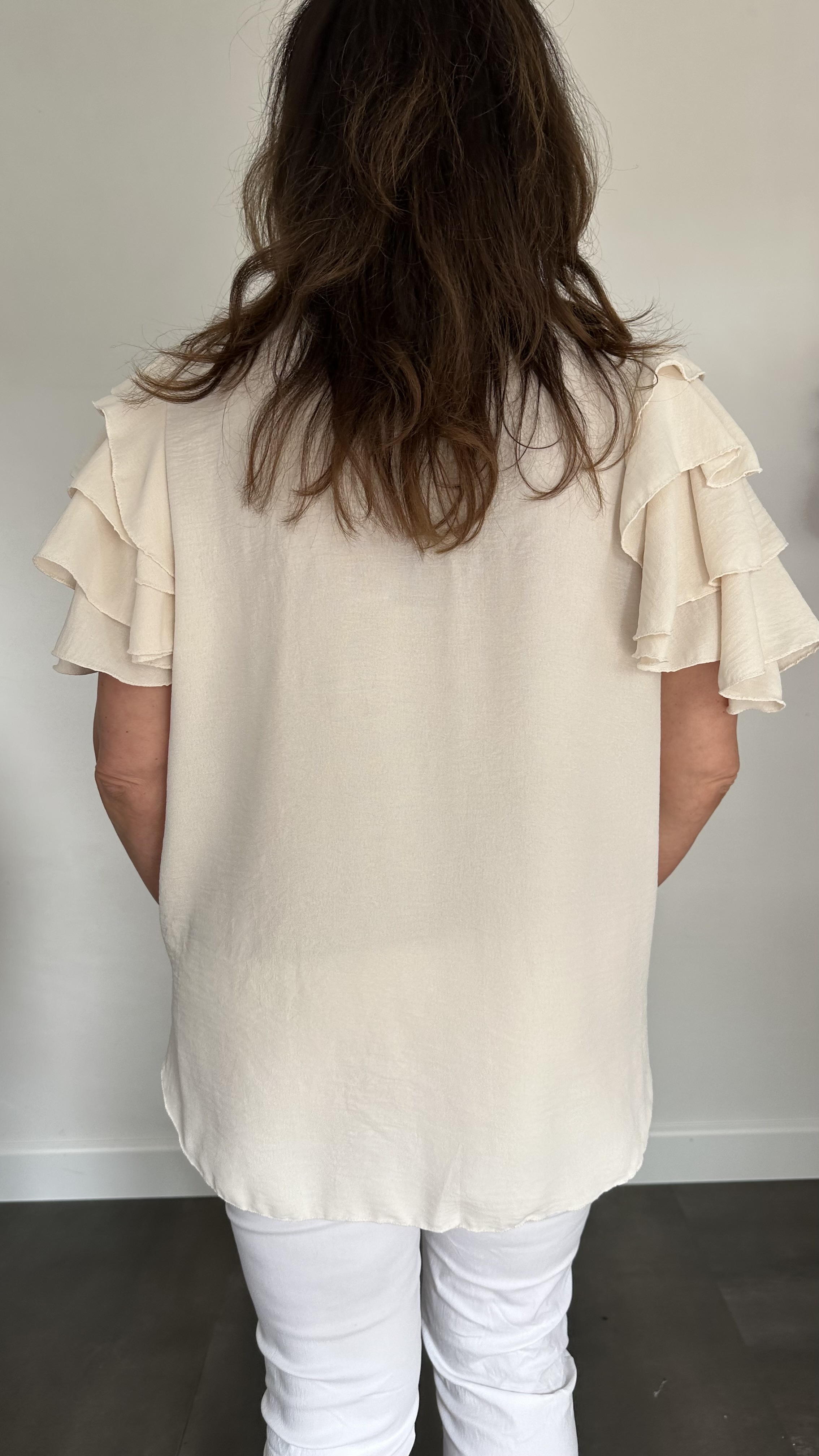 Top wendy met volant beige