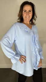 Blouse met ruche crèpe licht blauw +SIZE SALE