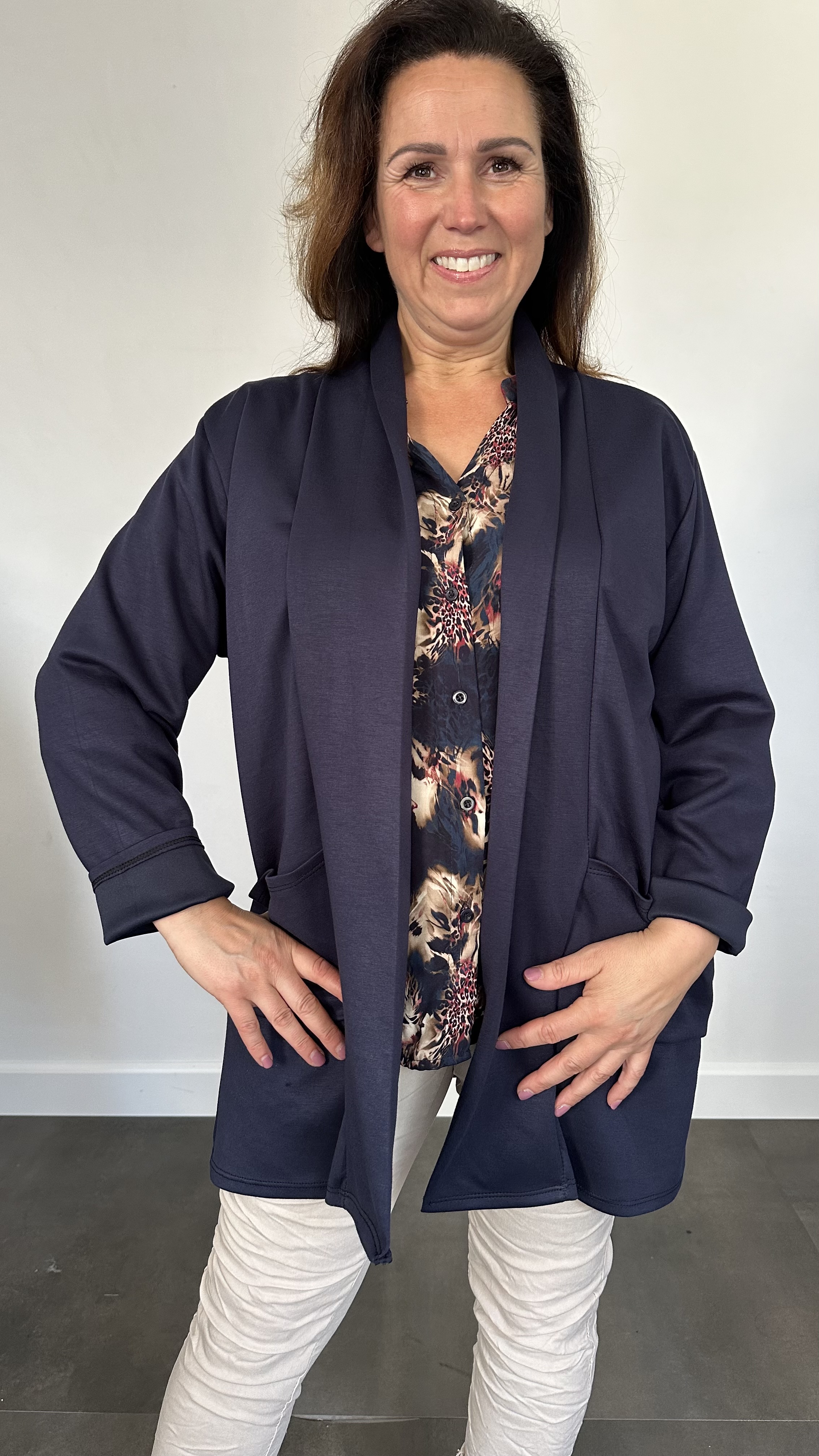 Vest Lisa met sjaalkraag +SIZE marine
